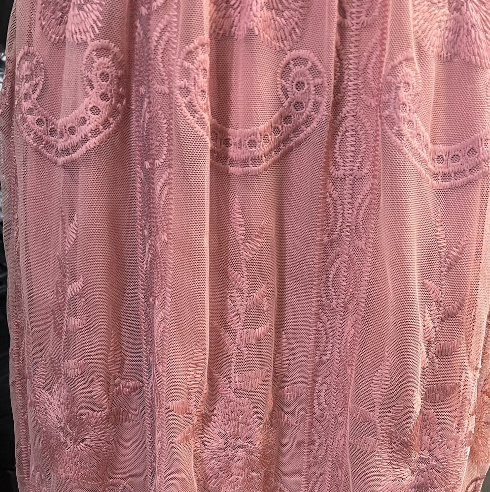 Elegant Coral Empire Waist Lace Dress - Picture 7 of 8